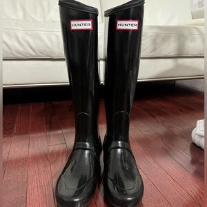 ✨NEW - Hunter boots size US 5 or EUR 35/36